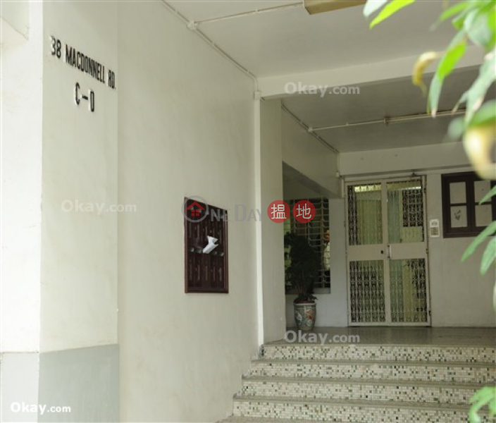 3房2廁,實用率高,露台晨光大廈出租單位|38A-38D麥當勞道 | 中區-香港|出租|HK$ 62,000/ 月