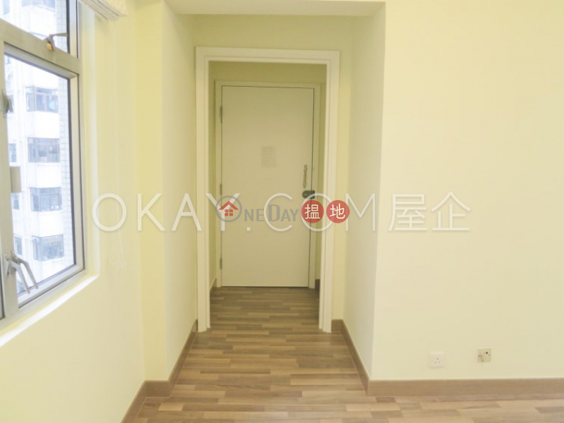 Cozy 1 bedroom in Mid-levels West | For Sale | Grand Court 格蘭閣 Sales Listings