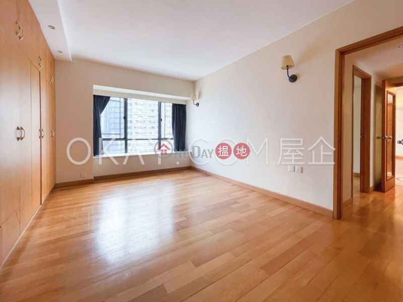 HK$ 22.8M, Excelsior Court | Western District | Gorgeous 3 bed on high floor with sea views & parking | For Sale