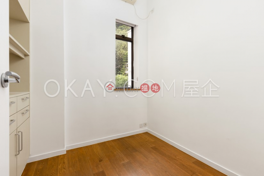 HK$ 16.8M 27-29 Village Terrace, Wan Chai District Stylish 3 bedroom on high floor with rooftop | For Sale