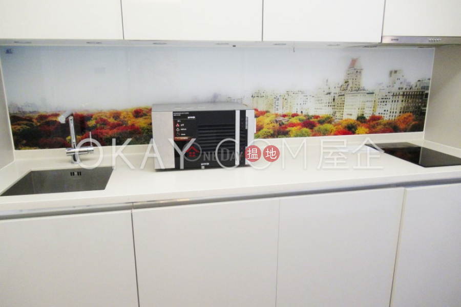 HK$ 13M | The Warren, Wan Chai District, Stylish 1 bedroom with harbour views & balcony | For Sale