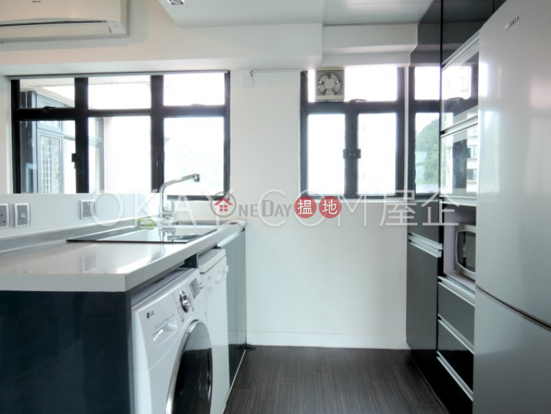 HK$ 37,000/ month | Fairview Height Western District | Nicely kept 1 bedroom on high floor with rooftop | Rental