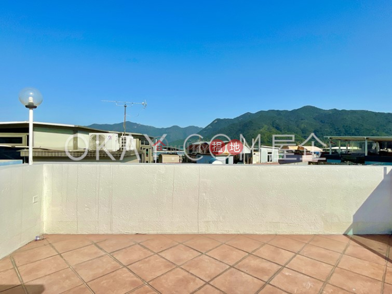 HK$ 10M, Sai Keng Village House | Ma On Shan | Cozy house on high floor with rooftop & balcony | For Sale