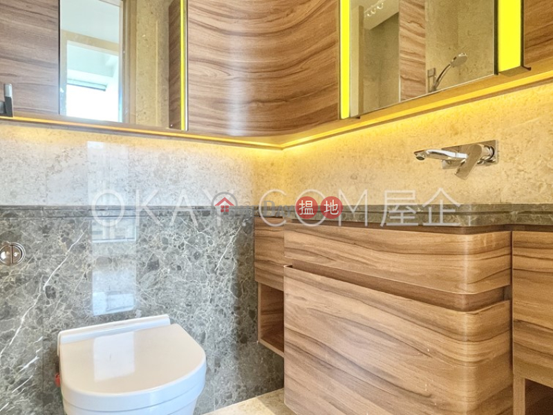 HK$ 31,000/ month Jones Hive Wan Chai District | Elegant 3 bedroom with terrace & balcony | Rental