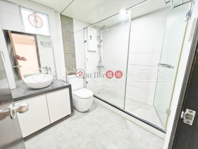 HK$ 38,000/ month | Merry Court, Western District Gorgeous 3 bedroom with parking | Rental