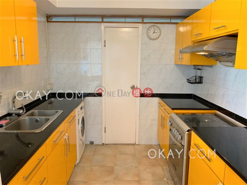 HK$ 42,000/ month, Crescent Heights | Wan Chai District, Nicely kept 3 bed on high floor with racecourse views | Rental