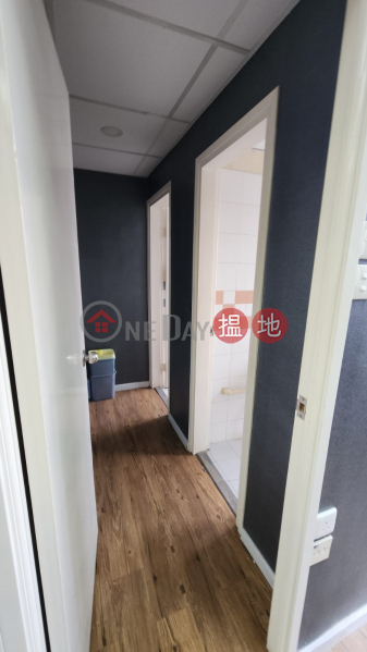 Kwai Cheong Centre | Middle, Industrial Rental Listings, HK$ 17,000/ month