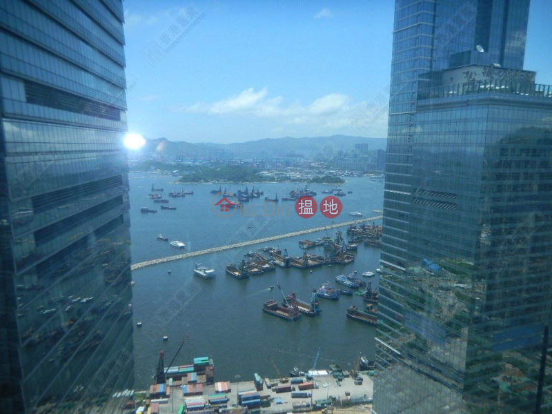 HK$ 38M, The Harbourside Tower 3 | Yau Tsim Mong | Three bedrooms and one apartment in The Harbourside