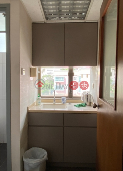 HK$ 61,320/ month, Greatmany Centre | Wan Chai District | TEL: 98755238