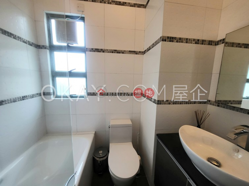 Popular 3 bed on high floor with sea views & balcony | Rental | Discovery Bay, Phase 8 La Costa, Block 2 愉景灣 8期海堤居 2座 Rental Listings