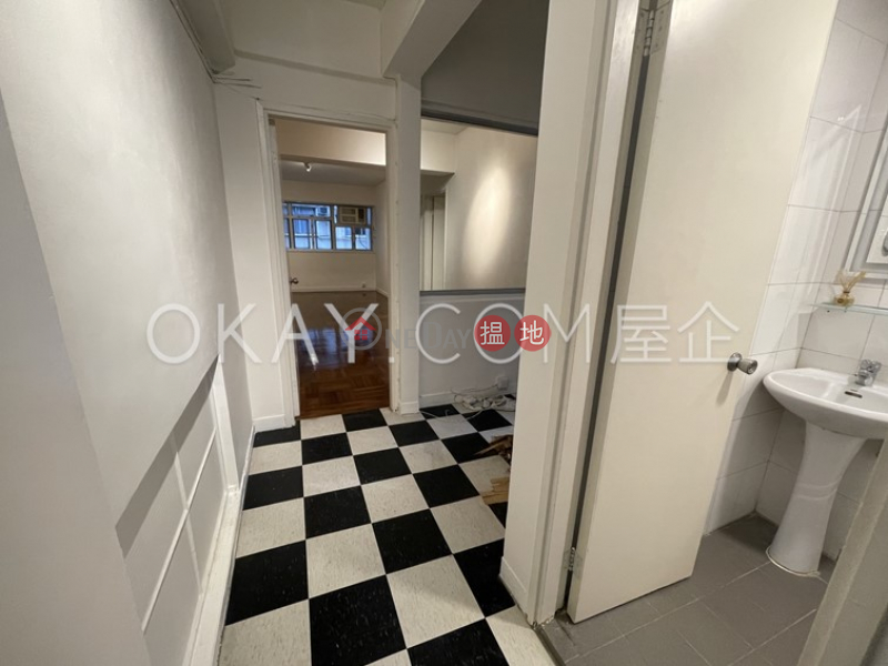 Tasteful 2 bedroom in Mid-levels West | Rental 42 Robinson Road | Western District | Hong Kong | Rental | HK$ 25,800/ month
