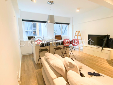 Unique 2 bedroom in Mid-levels West | For Sale | Sun Fat Building 新發樓 _0