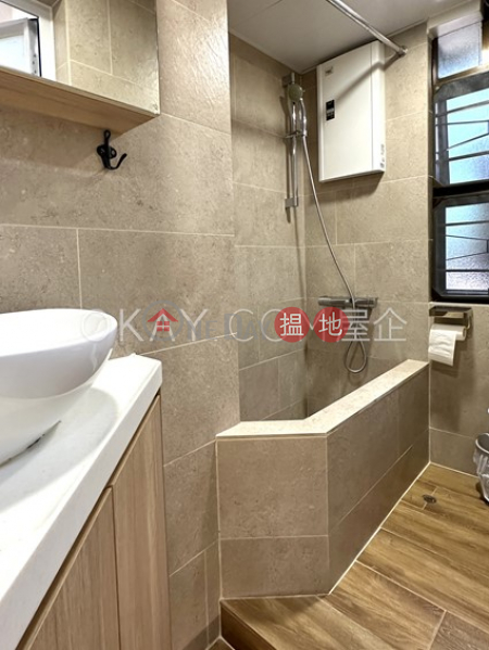 Intimate 3 bedroom with terrace | Rental, Fung Shing Building 豐盛大廈 Rental Listings | Western District (OKAY-R133572)