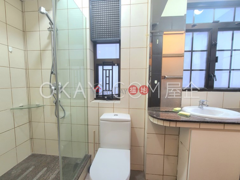 HK$ 35,000/ month, Tak Yan Building, Western District, Stylish 2 bedroom on high floor with rooftop | Rental