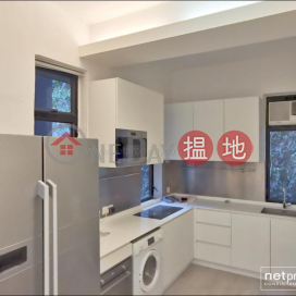 Spacious 2 bedroom Apartment in Midlevel North | 天后廟道42-60號 42-60 Tin Hau Temple Road _0