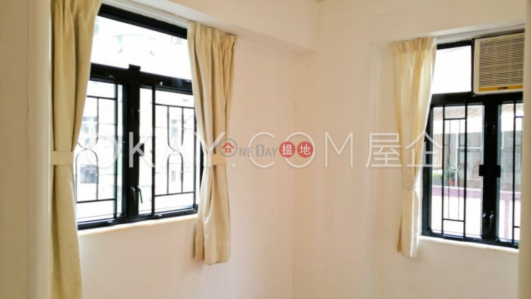HK$ 33,000/ month Hanwin Mansion | Western District | Luxurious 3 bedroom in Mid-levels West | Rental