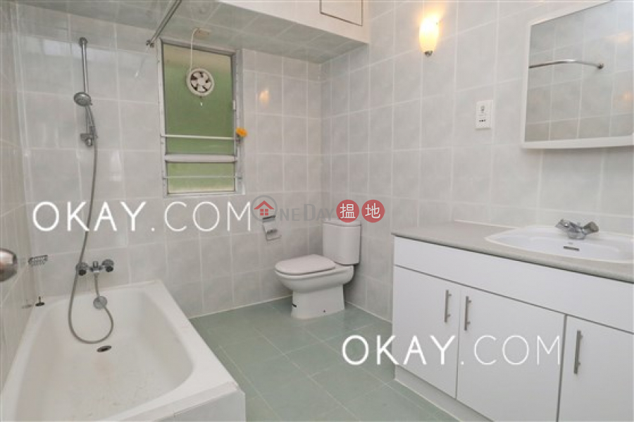 HK$ 110,000/ month Burnside Estate, Southern District, Efficient 4 bedroom with sea views & parking | Rental