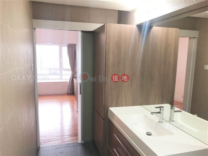 HK$ 63,000/ month, Imperial Court, Western District Rare penthouse with rooftop | Rental