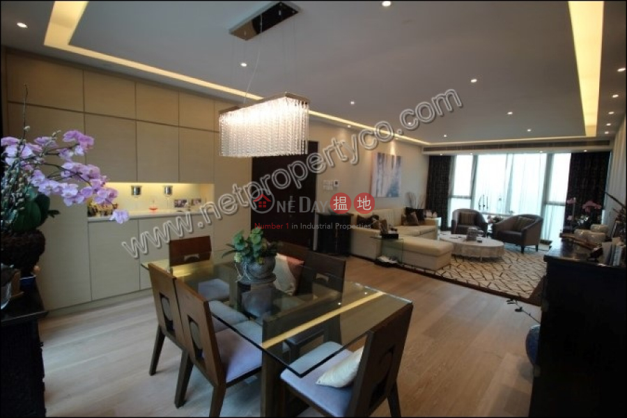 HK$ 34.5M | Royalton Western District 3 Bedrooms Stylish Apartment for Sale