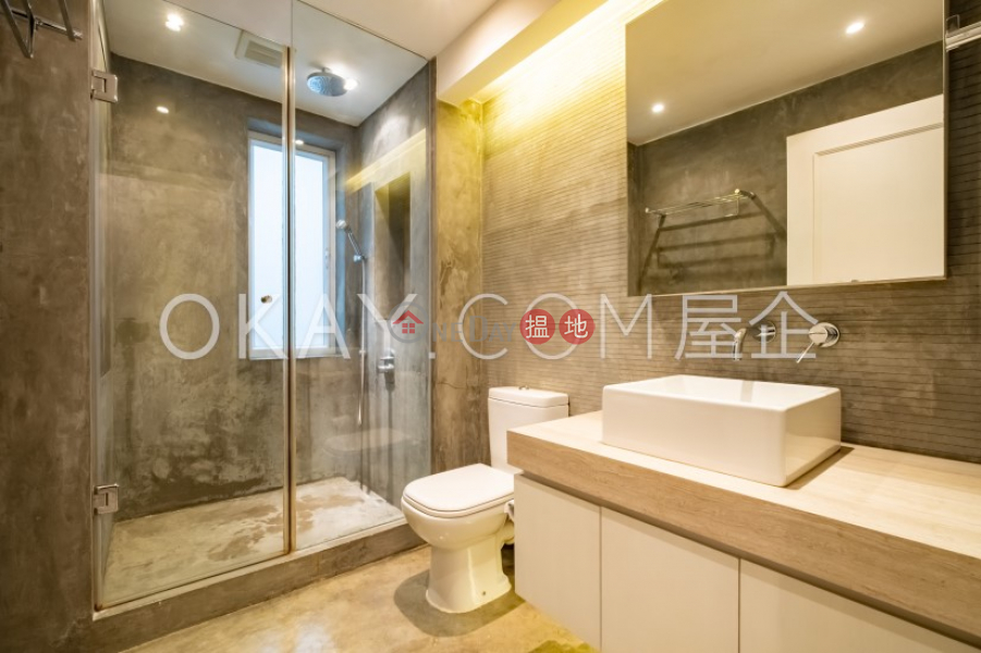 HK$ 50,000/ month Kam Fai Mansion Central District, Tasteful 2 bedroom on high floor with parking | Rental
