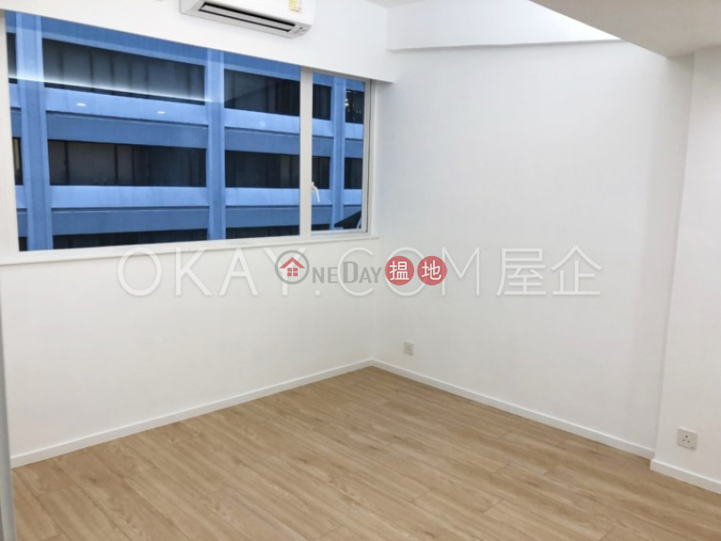 Lunar Building, Middle, Residential | Sales Listings | HK$ 16.8M