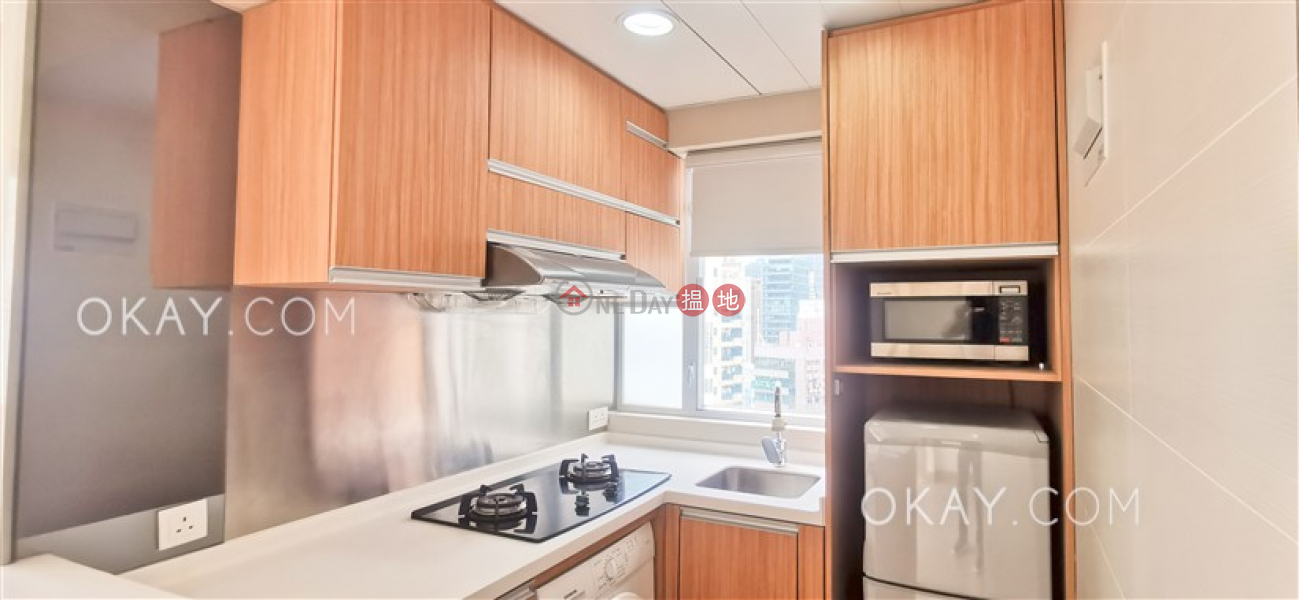 HK$ 25,000/ month, Yee On Building, Wan Chai District | Practical 2 bedroom on high floor | Rental
