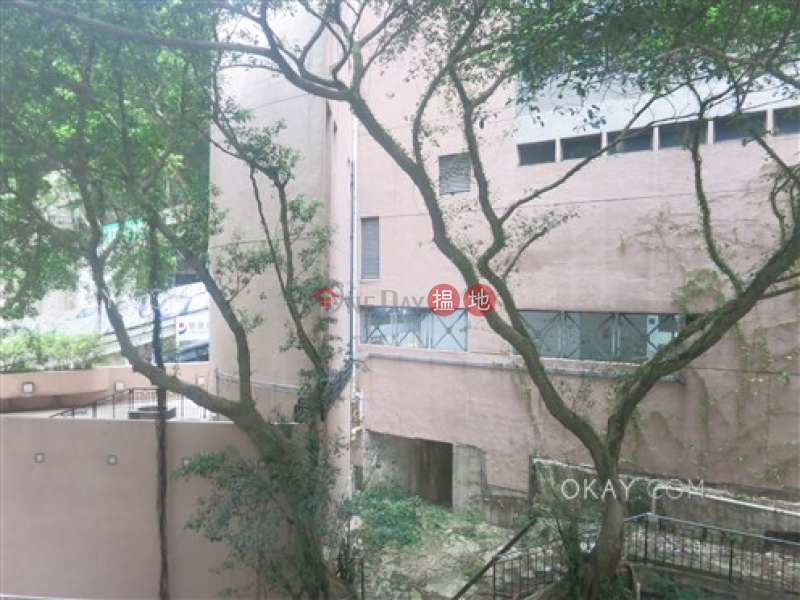 HK$ 9.9M | All Fit Garden, Western District, Intimate 2 bedroom in Mid-levels West | For Sale