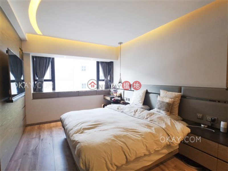 Gorgeous 3 bedroom with balcony & parking | For Sale | Winfield Building Block C 雲暉大廈C座 Sales Listings