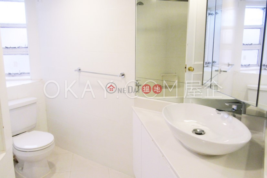 Beautiful 3 bedroom with rooftop & parking | Rental | Henredon Court 恆安閣 Rental Listings