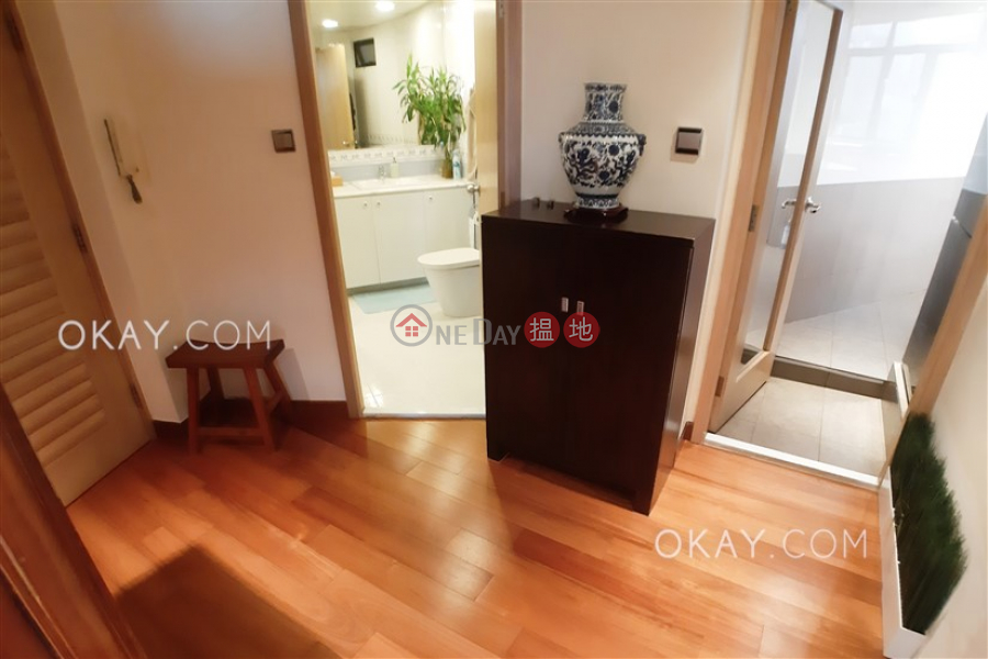 Tasteful 2 bedroom in Causeway Bay | Rental | Gordon House 歌頓大廈 Rental Listings