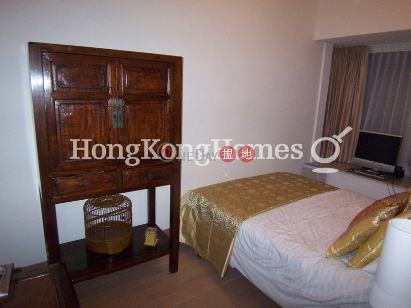 HK$ 13M Centrestage Central District | 3 Bedroom Family Unit at Centrestage | For Sale