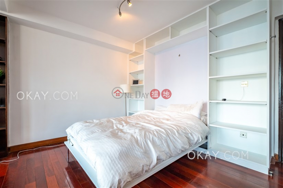 Charming penthouse with rooftop & parking | For Sale | Caine Mansion 堅都大廈 Sales Listings