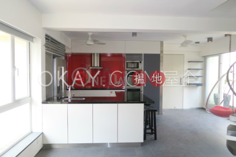 Unique 1 bedroom on high floor with rooftop & terrace | Rental | Friendship Court 友誼大廈 _0