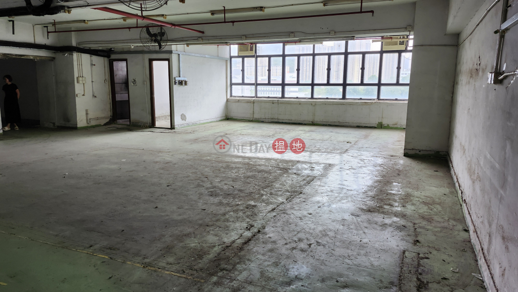 The freight elevator is large enough, the warehouse is practical, make an appointment to view the property | Luen Cheong Can Centre 聯昌中心 Rental Listings