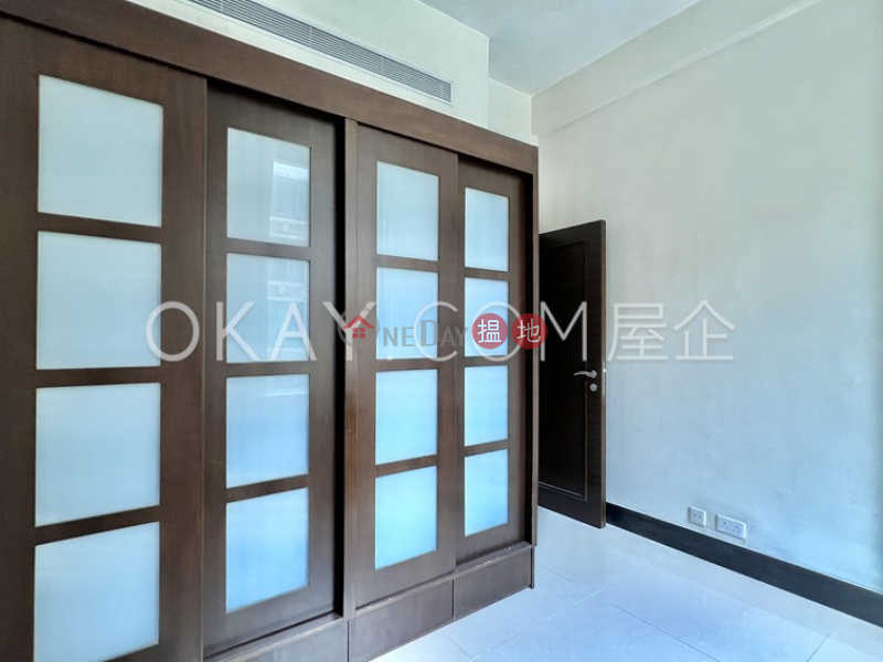 Exquisite house with balcony & parking | For Sale | Caribbean Coast, Phase 5 La Mer, House 1 映灣園 5期 海珀名邸 洋房1 Sales Listings