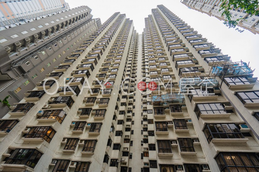 Property Search Hong Kong | OneDay | Residential Sales Listings, Luxurious 3 bed on high floor with sea views & balcony | For Sale