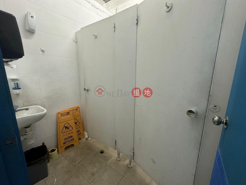 Kwai Chung Ren Hop Hing Industrial Building Rare large units for rent ready to use | Yam Hop Hing Industrial Building 任合興工業大廈 Rental Listings