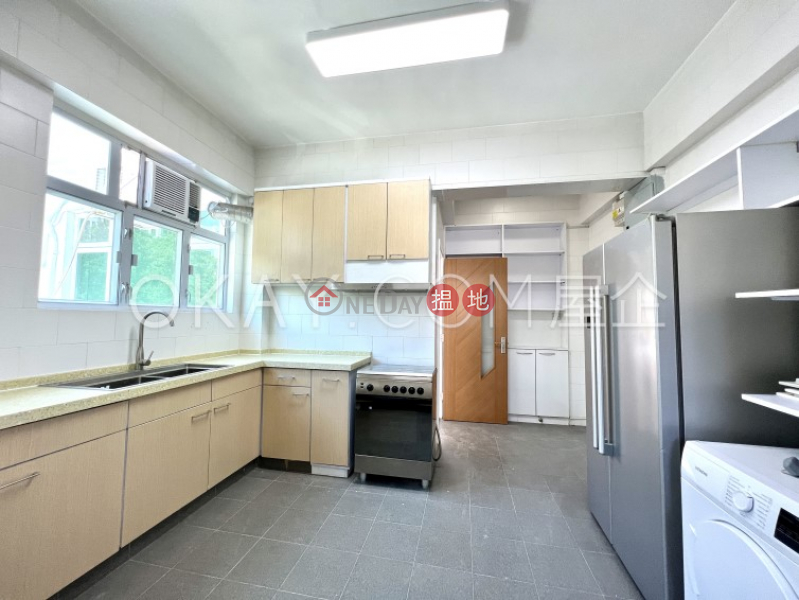 Efficient 3 bedroom on high floor with parking | Rental | Pak Villa 碧園 Rental Listings