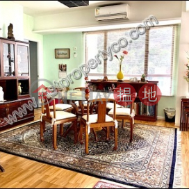 Spacious flat with car park for sale, Wing Wai Court 永威閣 | Wan Chai District (A068131)_0