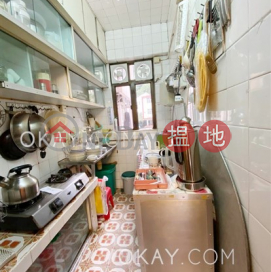 Intimate 3 bedroom with parking | For Sale | Brilliant Court 耀園花園大廈 _0