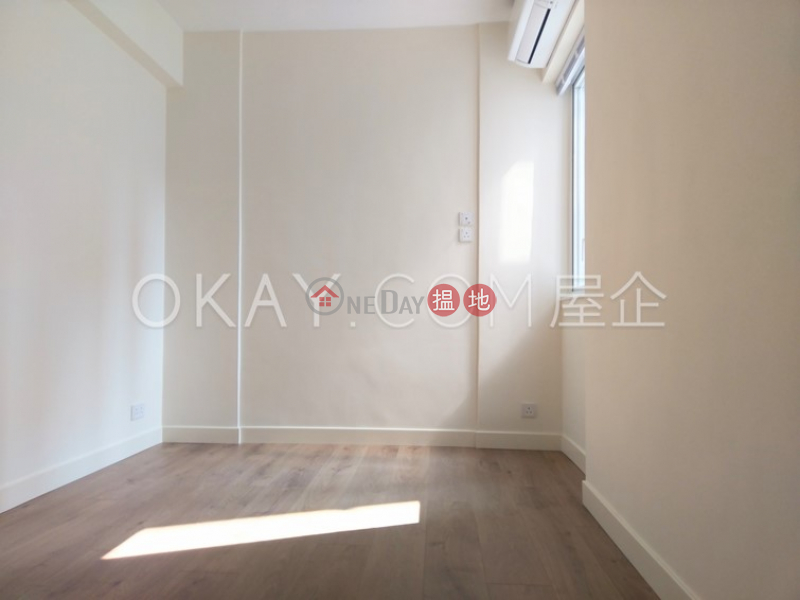 HK$ 31,000/ month Pearl City Mansion | Wan Chai District Lovely 2 bedroom on high floor | Rental