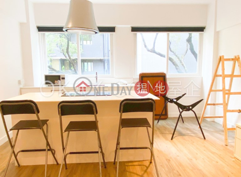 Unique 2 bedroom in Mid-levels West | Rental | Sun Fat Building 新發樓 _0