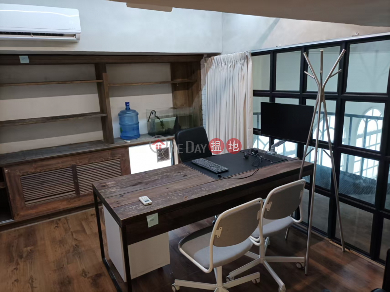 Rare duplex unit in Kowloon Bay industrial building, featuring multiple independent workrooms, available for rent. Owner listing, no commission. | Po Lung Centre 寳隆中心 Rental Listings