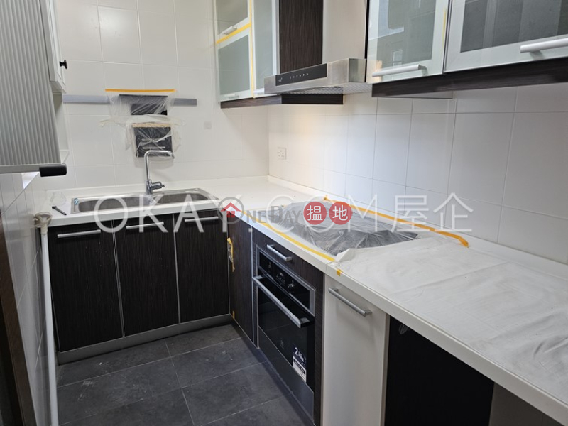 HK$ 15.5M, Skyview Cliff, Western District Stylish 2 bedroom on high floor | For Sale