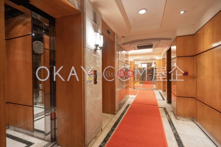 Property Search Hong Kong | OneDay | Residential | Sales Listings | Tasteful 2 bedroom on high floor with parking | For Sale