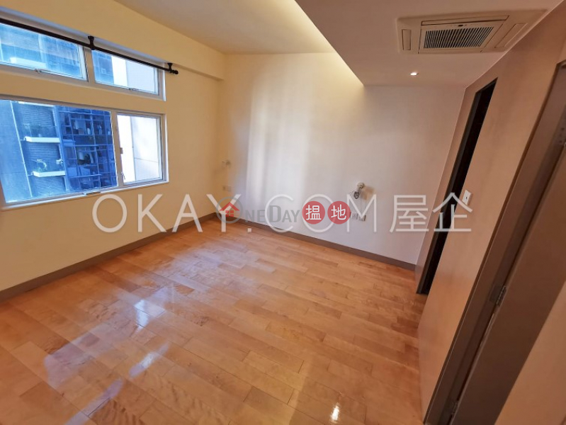 HK$ 29,000/ month, Silver Court | Western District | Cozy 2 bedroom in Western District | Rental