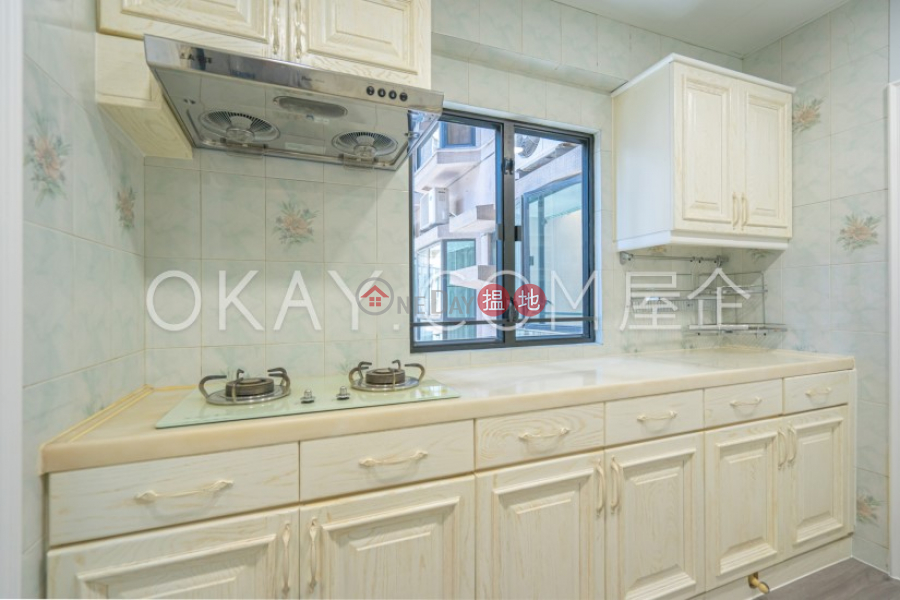 HK$ 37.7M, Yukon Court Western District | Gorgeous 3 bedroom with balcony & parking | For Sale