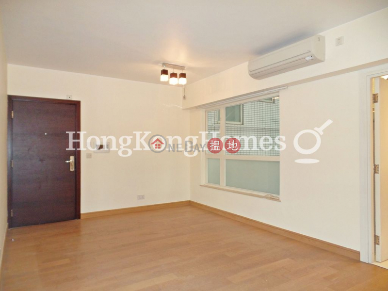 HK$ 33,000/ month | Centrestage | Central District | 3 Bedroom Family Unit for Rent at Centrestage