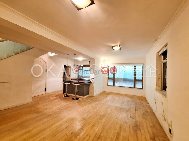 Luxurious 3 bedroom with balcony | For Sale | Formwell Garden 豐和苑 Sales Listings