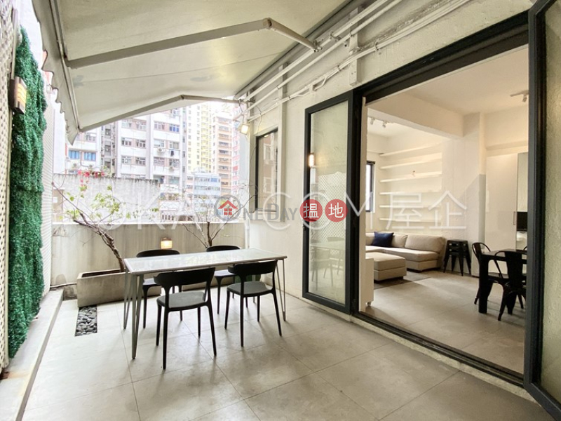 Cozy with terrace in Western District | Rental | Luen Fat Apartments 聯發新樓 Rental Listings